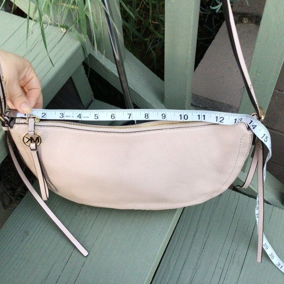 Michael Michael Kors Caden Messenger Leather Bag - Picture 4 of 13